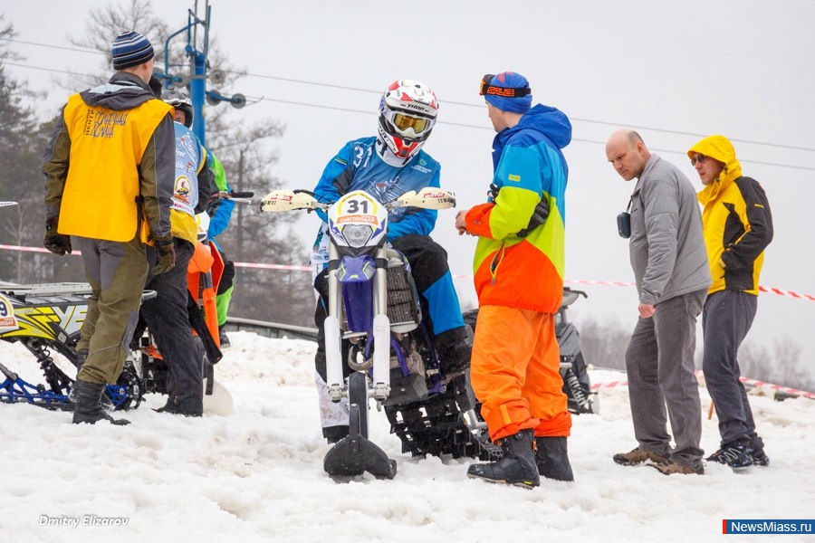  Extreme SnowMobile Fest .    " "      
